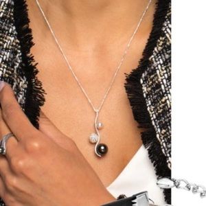 NWT Tocara Crystalux Pearl Necklace & Earrings Set